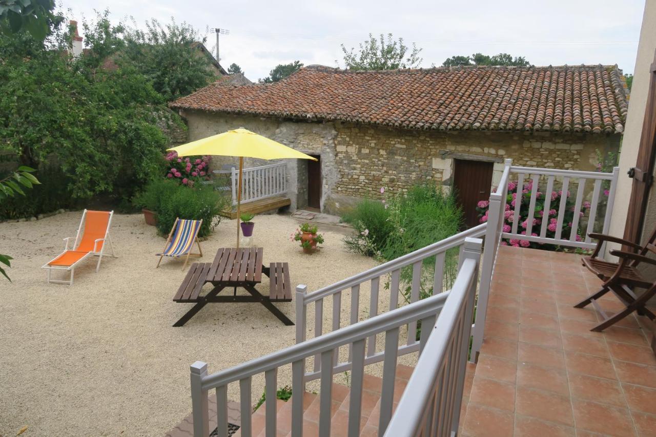 Aux Acacias Villa Braye-sous-Faye Exteriör bild